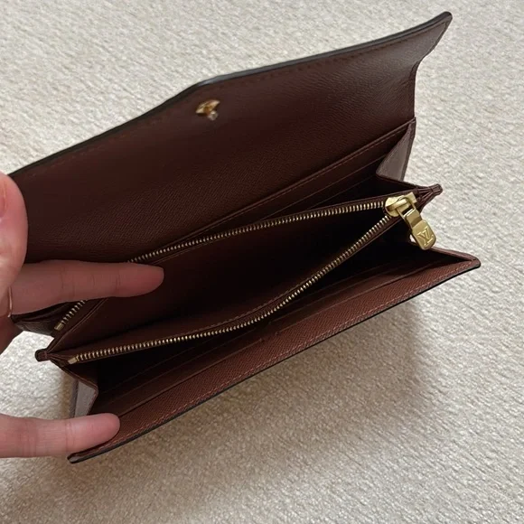 Louis Vuitton Sarah Wallet - Picture 10 of 10